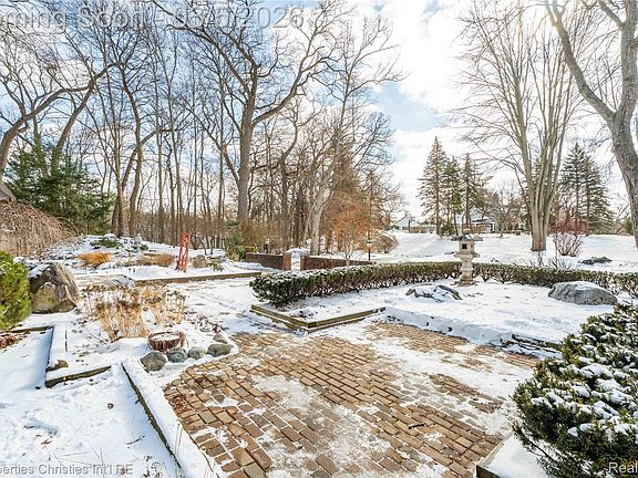 4th image of 291 Barden Rd