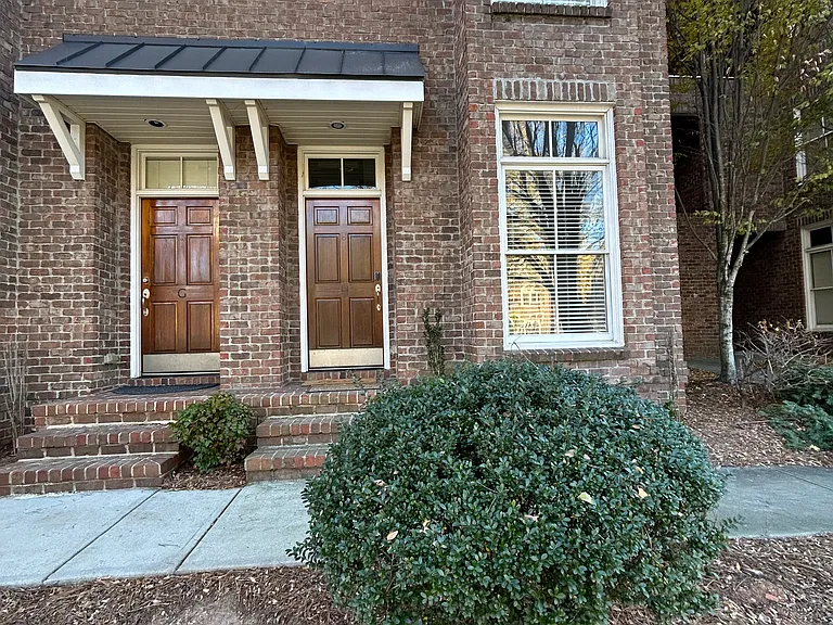 622 N Elm St #H — Photo 4
