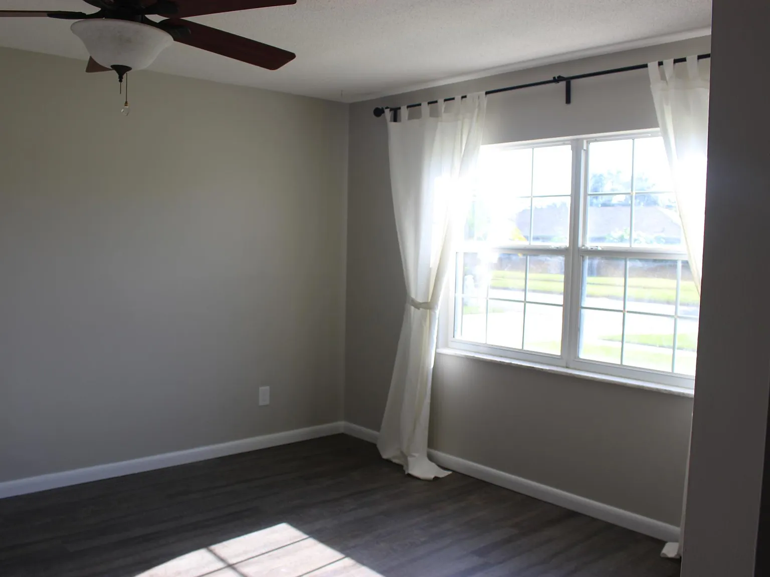 4 bed, 1447 sqft, $2,450 — Photo 4