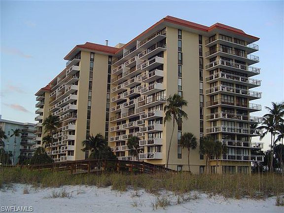 2nd image of 180 Seaview Ct APT 1206