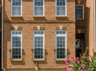 7052 Mundy Point Ct, Fort Belvoir, VA 22060