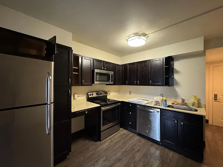 Park Place Apartments — Photo 33