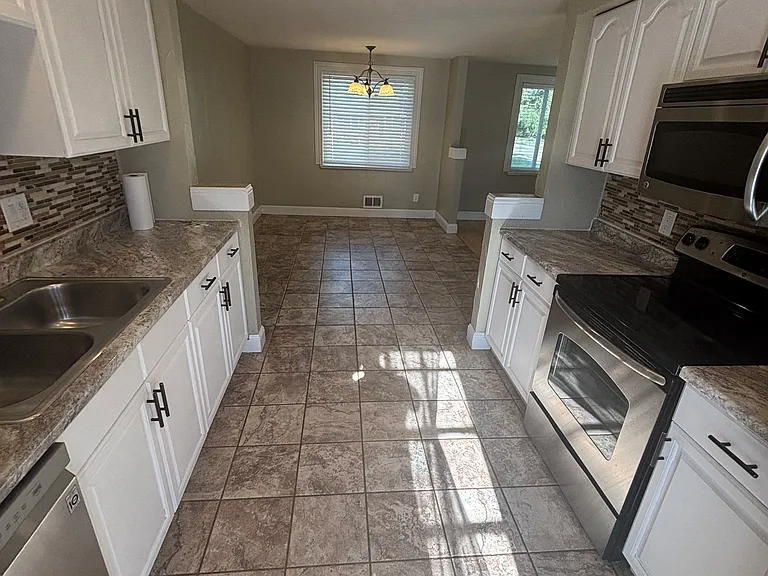 5301 Jellison St — Photo 7