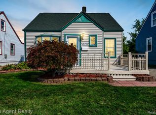 25782 Leach St, Roseville, MI 48066