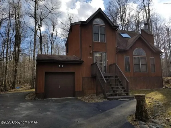 1043 Bear Dr, Newfoundland, PA 18445