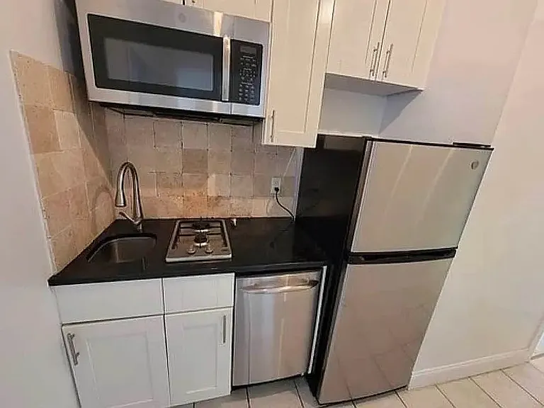 49 Park Ave #4T — Photo 5