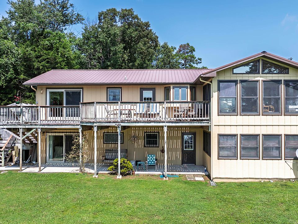 1st image of 300 Lake Forest Ln