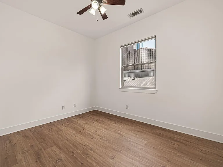 724 Ruthven St — Photo 30