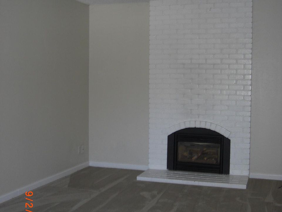2nd image of 944 Kennedy Dr