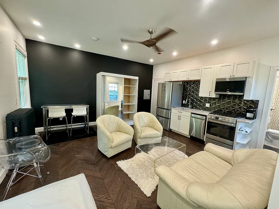 134 Benefit St #6