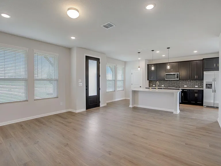 125 Clemens Dr — Photo 5