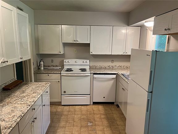 5th image of 3109 W Park Ave