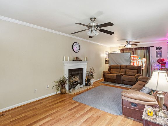 2nd image of 2185 Ladd Dr