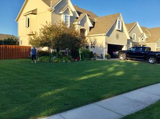 661 N Poplar Cir, Gardner, KS 66030
