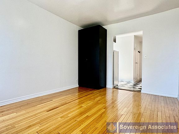 3rd image of 101 W 105th St APT 4S