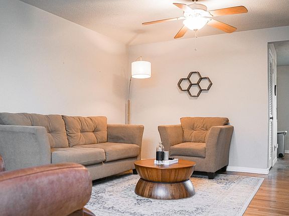 3rd image of 1436 E 38th Pl Unit B