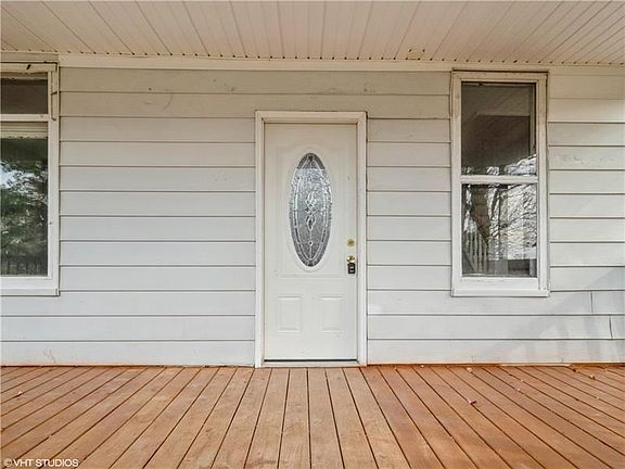 2nd image of 522 Hill St