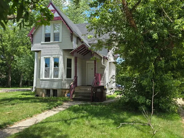 1927 N Rockton Ave, Rockford, IL 61103