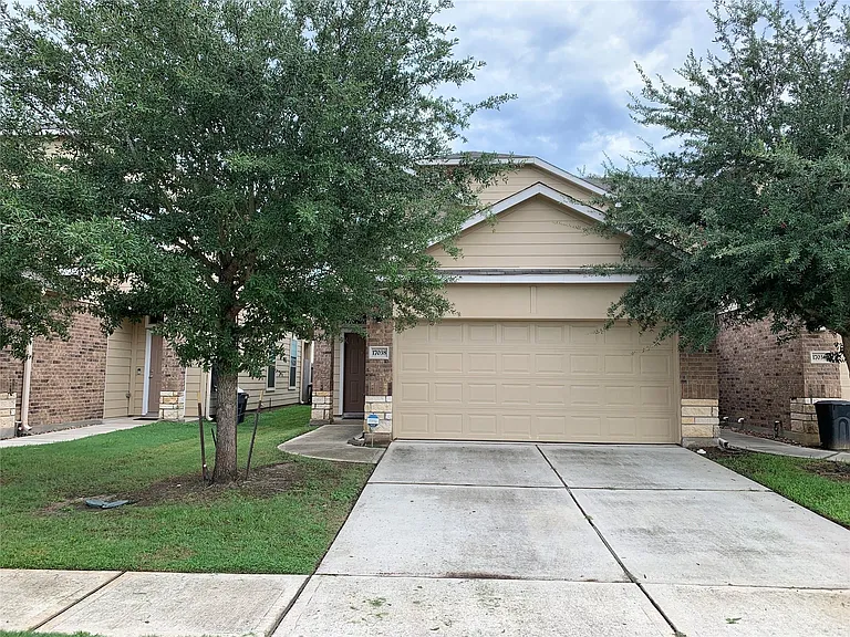 17038 Wilthorne Gardens Ct — Photo 1