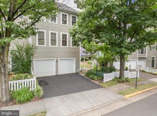 2546 Brenton Point Dr, Reston, VA 20191