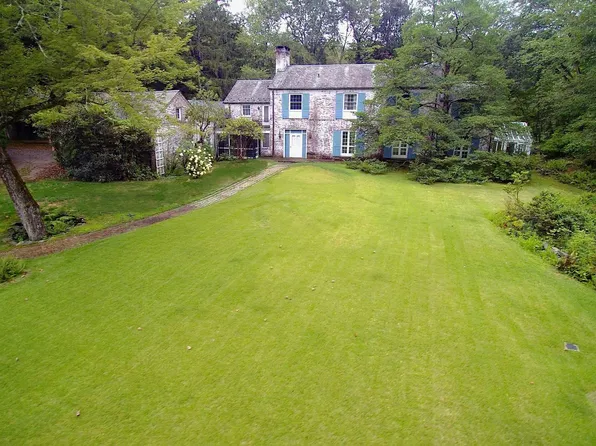 33 Peaceable Street, Redding, CT 06896