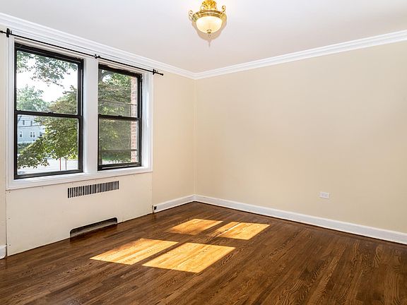 2nd image of 412 Larchmont Acre
