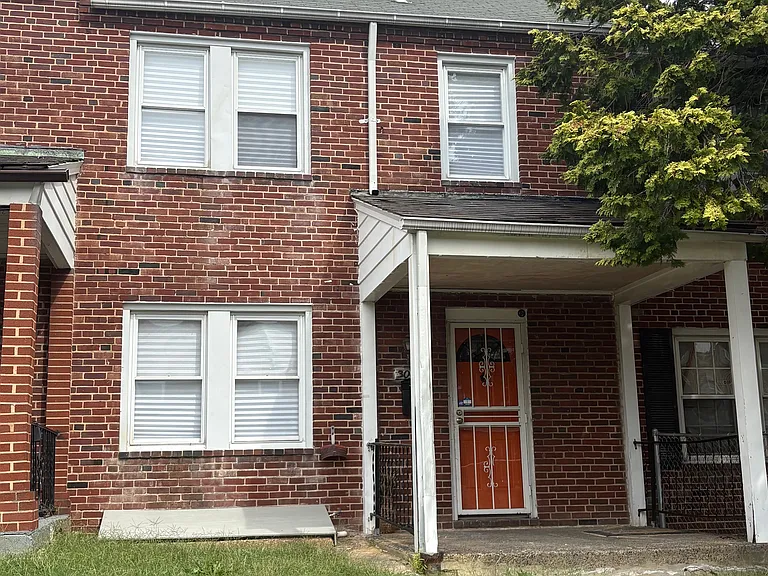 3044 Mayfield Ave — Photo 1