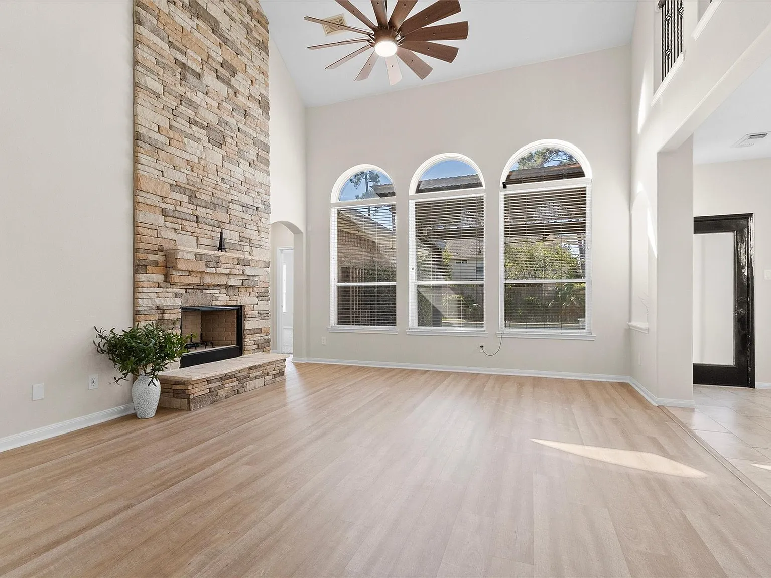4 bed, 2.5 bath, 3268 sqft, $3,459 — Photo 2