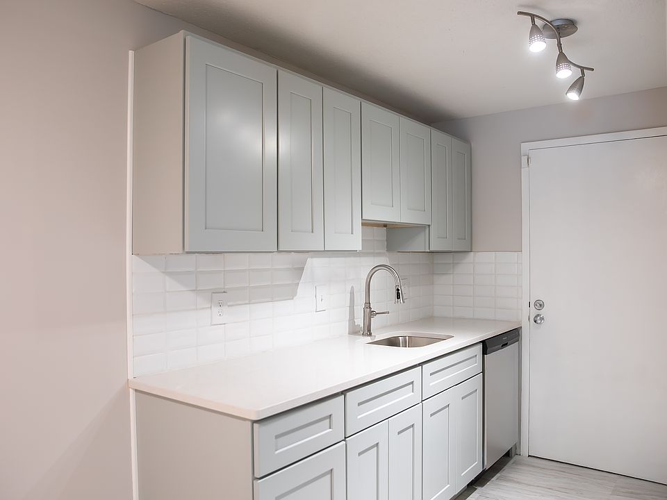 1st image of 4 Village Hill Ln APT 16