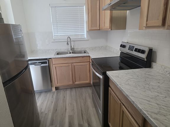 3rd image of 4206 Lake Rd #A