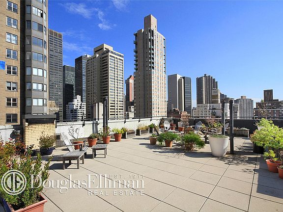 4th image of 136 E 36th St APT 5A