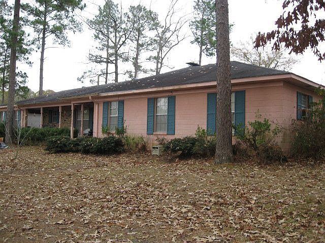 2nd image of 32 Travis Rd