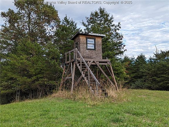 4th image of 3948 Long Ridge Rd