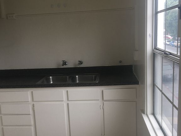 4th image of 555 Pacific Ave APT 5