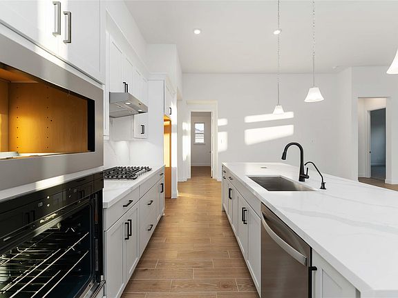 7th image of this home