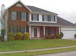 4911 Fox Ridge Rd, Bettendorf, IA 52722