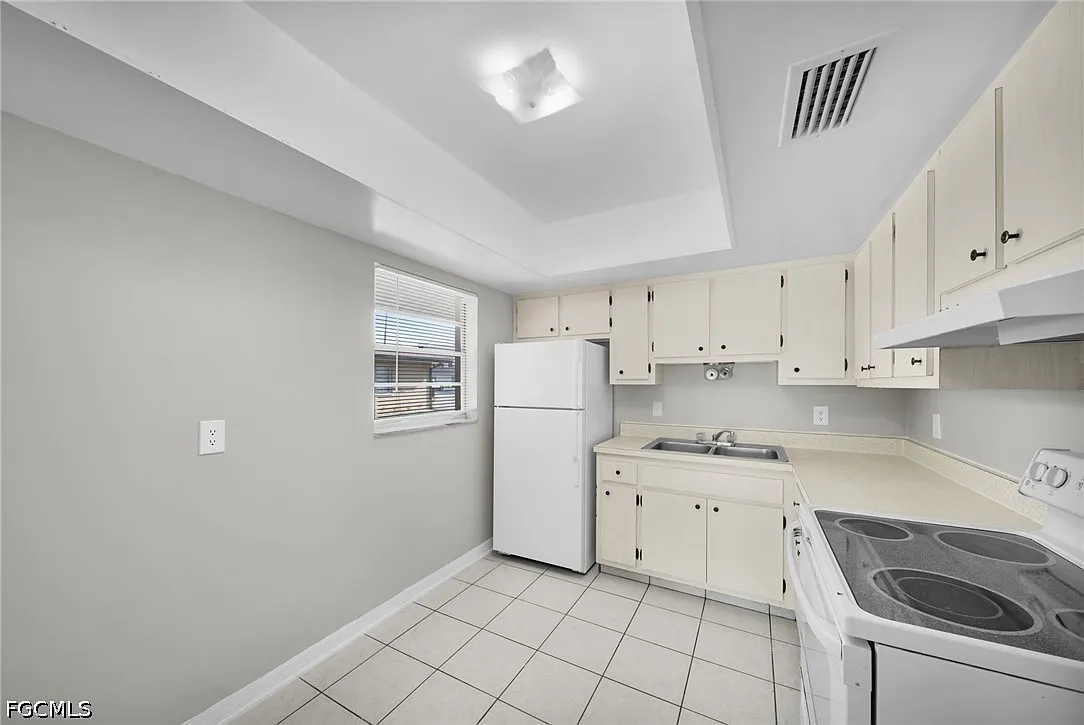 2 bed, 2.0 bath, 1090 sqft, $1,200 — Photo 3