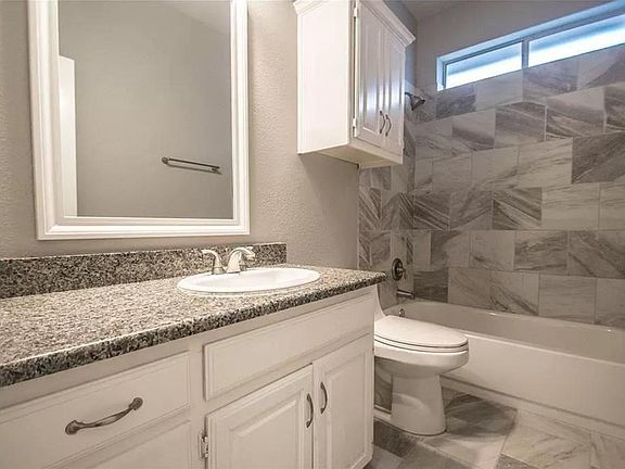 5th image of 3730 Elizabeth Dr