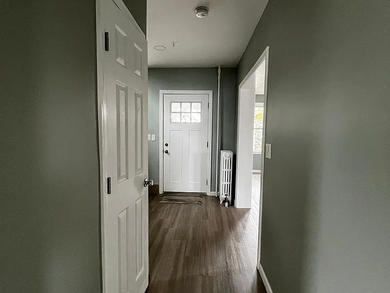 587 Arch St — Photo 7