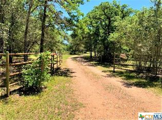 127 Private Road 1501, Edna, TX 77957