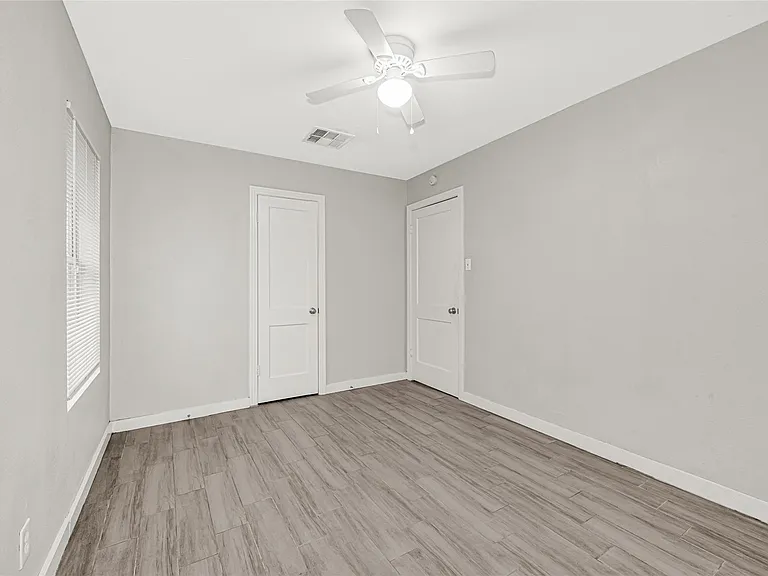 5009 Bataan Rd — Photo 20