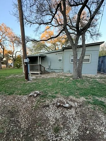 2001 Eagles Way — Photo 15