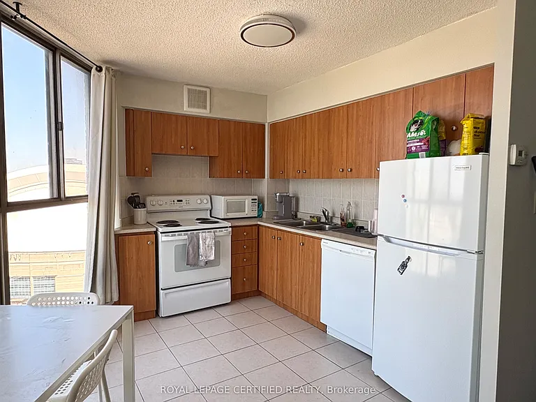 270 Queens Quay W #3005 — Photo 4