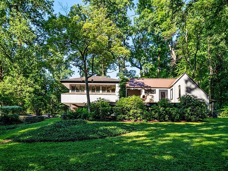 8 Ansari Ct — Photo 12