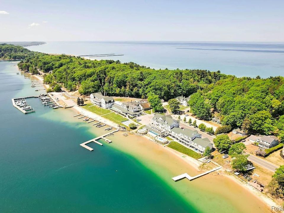 1st image of 8520 Portage Point Dr