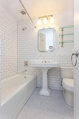 Rented by Mirador Real Estate | media 33