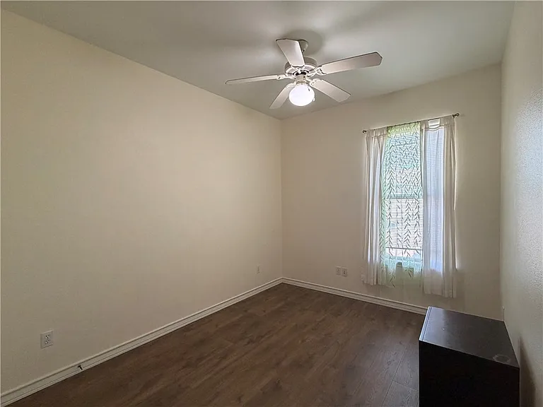 14901 Windward Dr — Photo 34