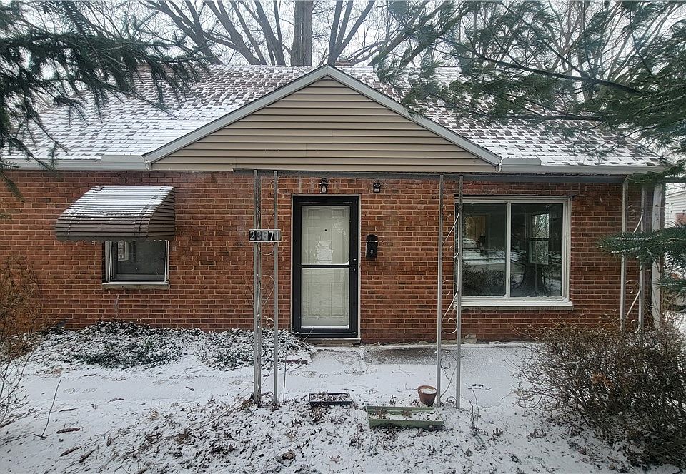 1st image of 23671 Hartland Dr