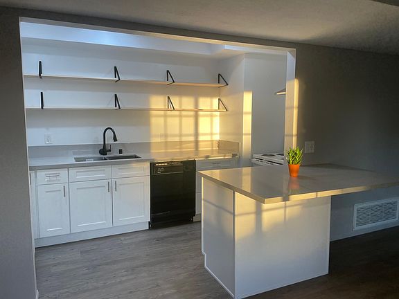 Large counter to eat at