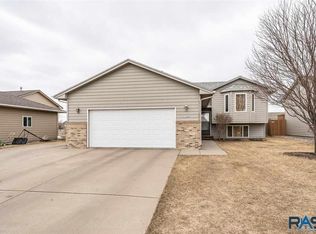 7104 W 67th St, Sioux Falls, SD 57106
